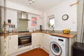 37, Willow Close, Dorking RH5 4SE