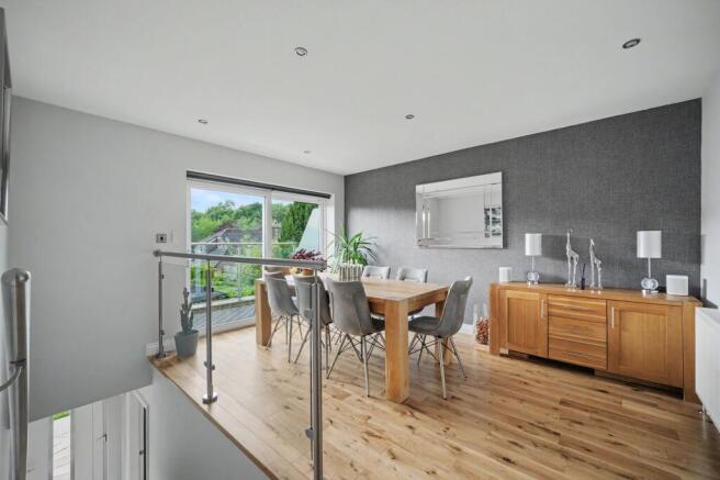 6 bed Detached for sale Image 8