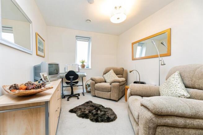 2 bed Apartment for sale Image 12