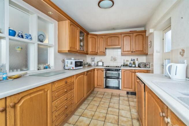 11 Whateley Hall Close-4_lo.jpg