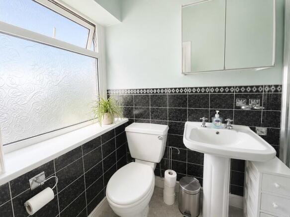 2 bed Semi-Detached for sale Image 8