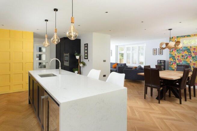 Kitchen/Dining Area