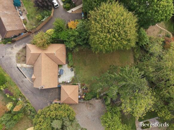 Bowmont Close, Hutton, CM13 photo 4