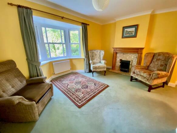 Living Room.jpg