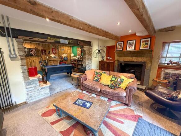 3 bed Terraced for sale Image 11