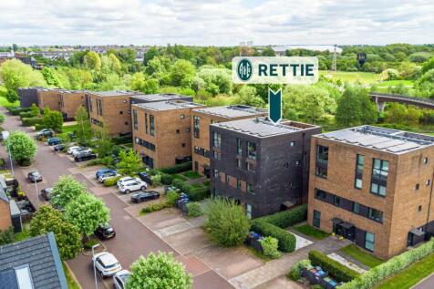 London Avenue, Athletes' Village, Glasgow City