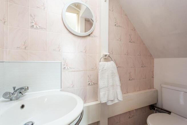 4 bed Semi-Detached for sale Image 11