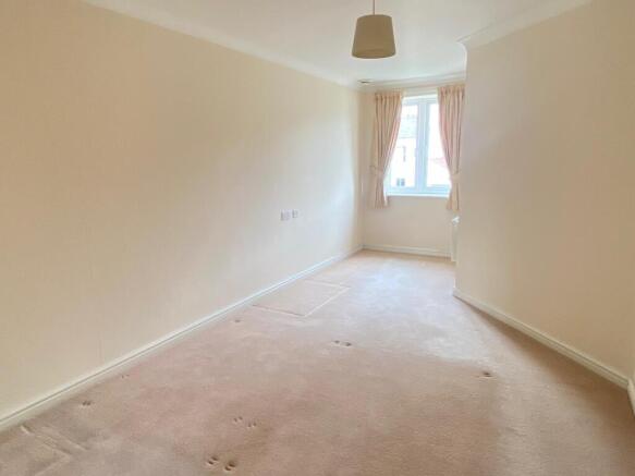 1 bed Retirement Property for sale Image 8