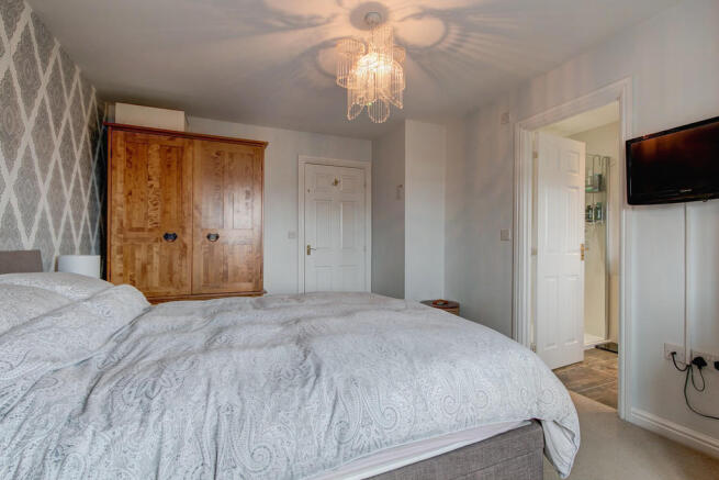 Master Bedroom - ...