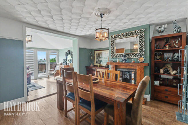 6 bed Semi-Detached for sale Image 6