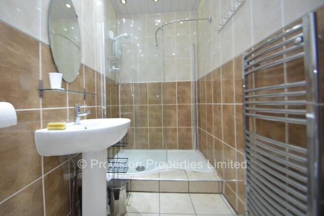 6 bed End of Terrace to rent Image 4
