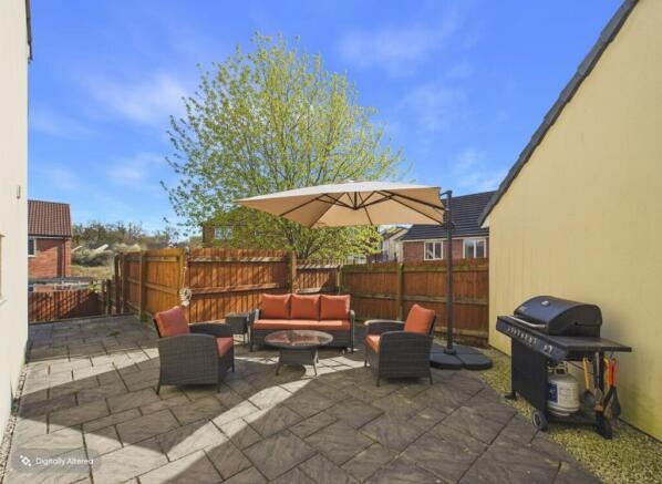 EWEMOVE SOUTH MOLTON - 42 BEECH GROVE