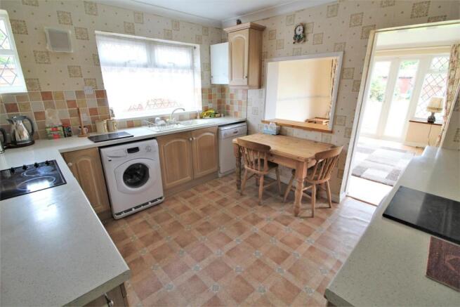 KITCHEN/BREAKFAST ROOM
