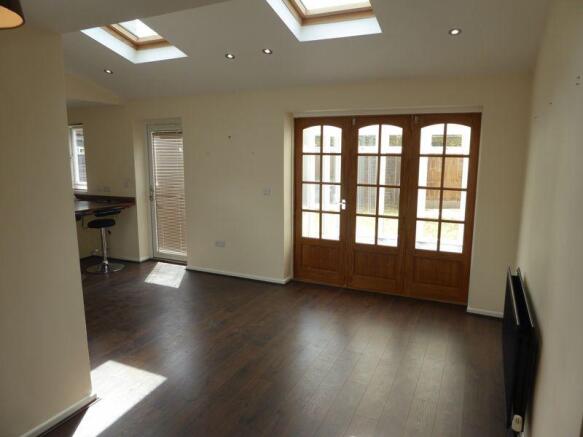 Kitchen / Brea...