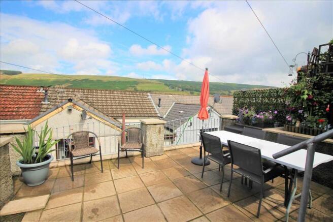 Rear garden image 2