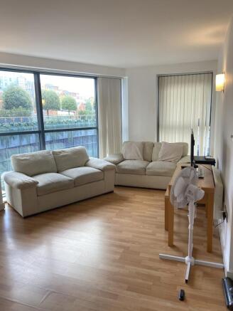 2 bed Apartment to rent Image 8