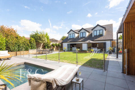 Hammondstreet Road, West Cheshunt, Hertfordshire