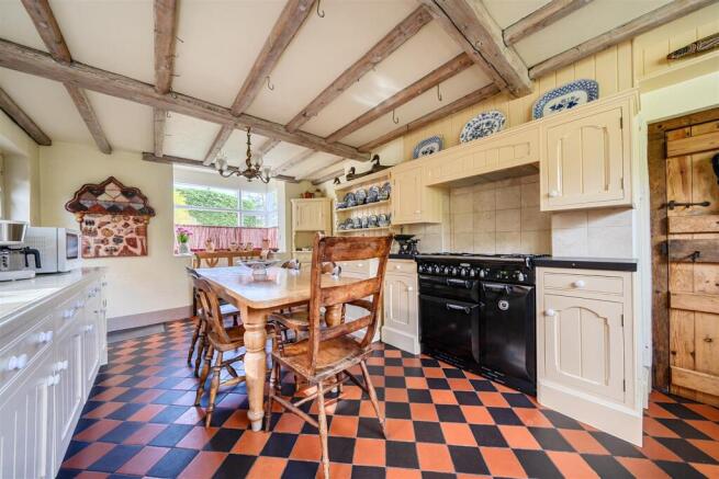 kitchen 1.jpg