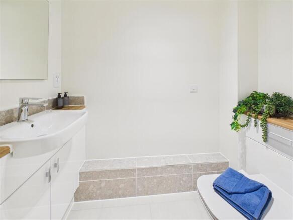 2 bed Apartment for sale Image 10