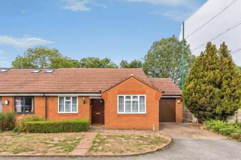 Fernhill Close, Tiddington, Thame