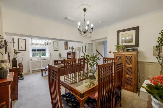 7 bed Detached for sale Image 9