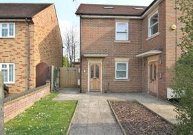 1, Country View Court, New Road, Radlett WD7 8LZ