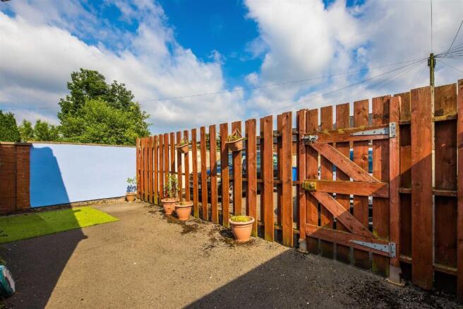 1 bed Apartment to rent Image 10