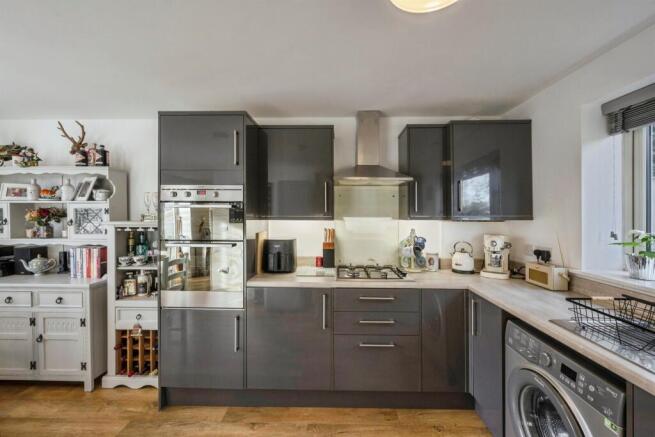 2 bed Semi-Detached for sale Image 9