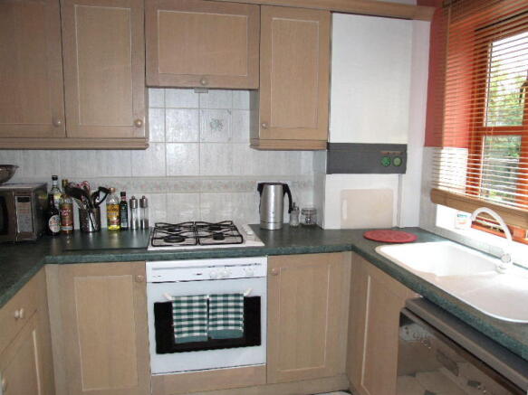 Fully fitted kitchen