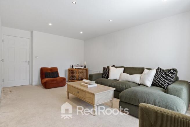 4 bed Semi-Detached for sale Image 6