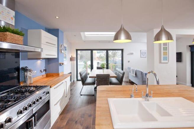 Kitchen / Dini...
