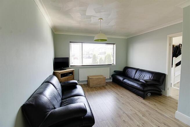 lounge 1.jpg