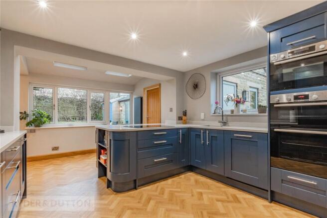 4 bed Semi-Detached for sale Image 6