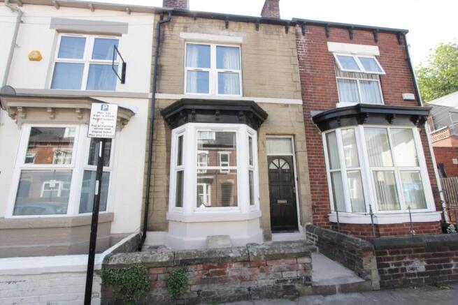 4 bed Terraced to rent Image 12