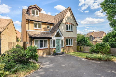 The Hedgerows, Lychpit RG24 8FQ