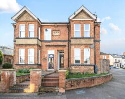 18, Cargate Hill, Aldershot GU11 3AA