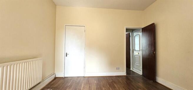 3 bed Terraced to rent Image 10