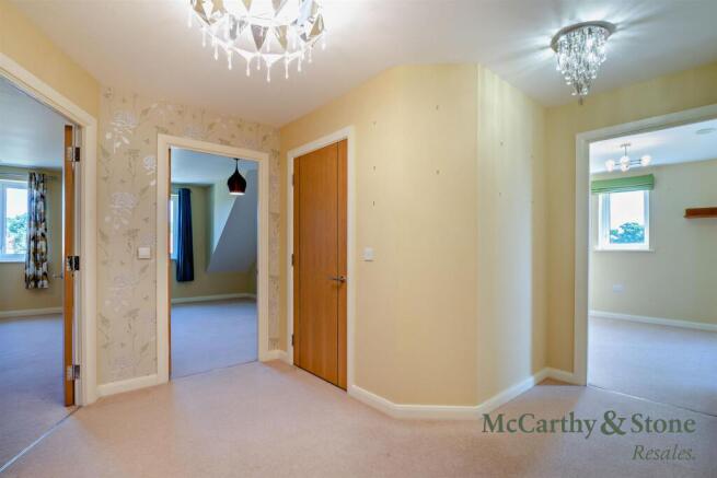2 bed Apartment for sale Image 8