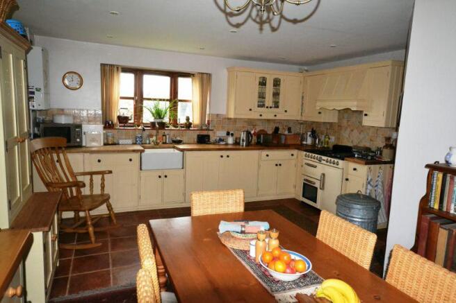 Kitchen/Dining Area