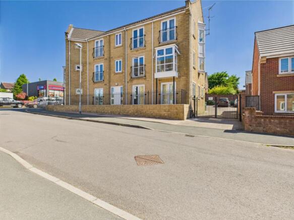 CAM03729G0-PR0049-STILL021