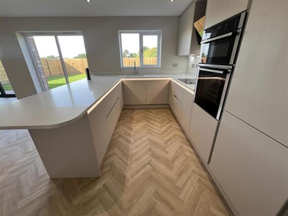 2 - Kitchen.jpg
