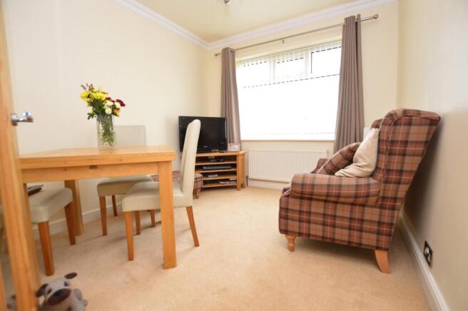 Bedroom/Dining Room