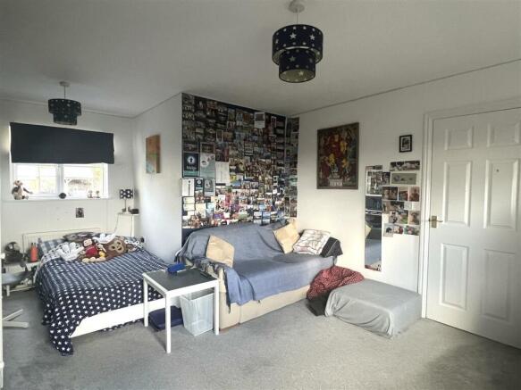 Bedroom: