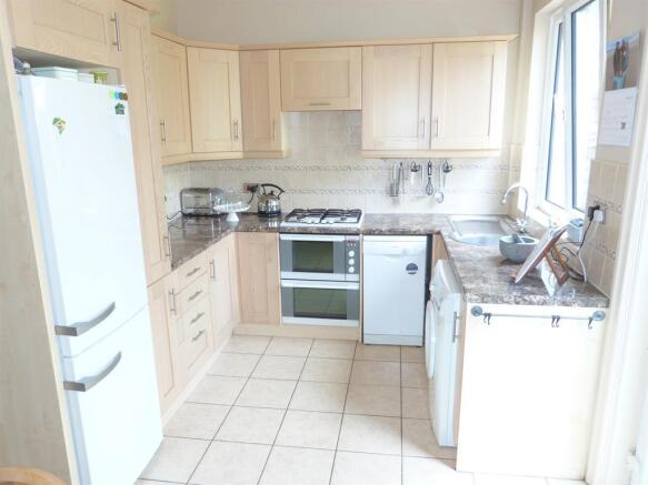 KITCHEN DINING ROOM