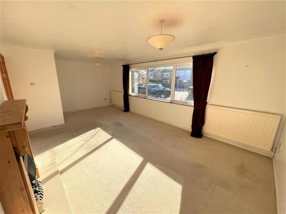 LIVING ROOM 1.JPG