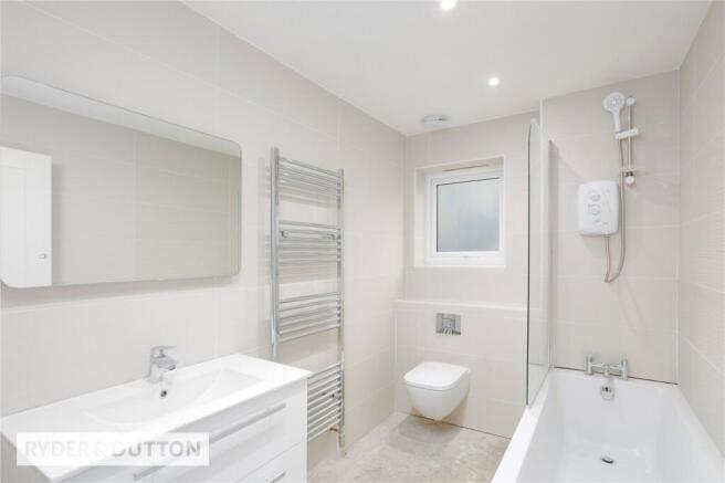 4 bed Detached for sale Image 9