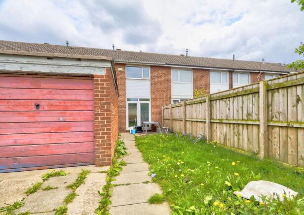 2 bed Terraced to rent Image 12