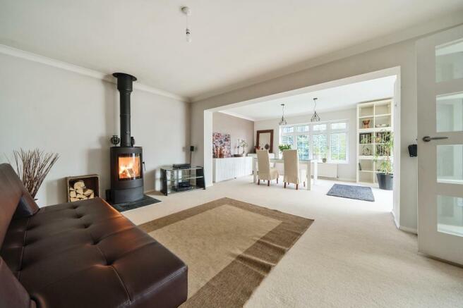 Lounge/Dining Room