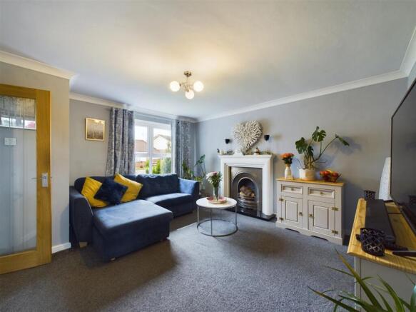 4 bed Detached for sale Image 4