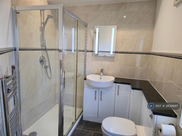En-Suite Shower Room R1